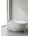 Banheira de centro freestanding branca em acrílico San num wc claro e moderno